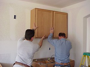 The top cabinets are installed.